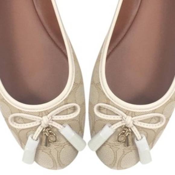 Coach Light Khaki Benni Signature Logo Flats NIB - Picture 3 of 5